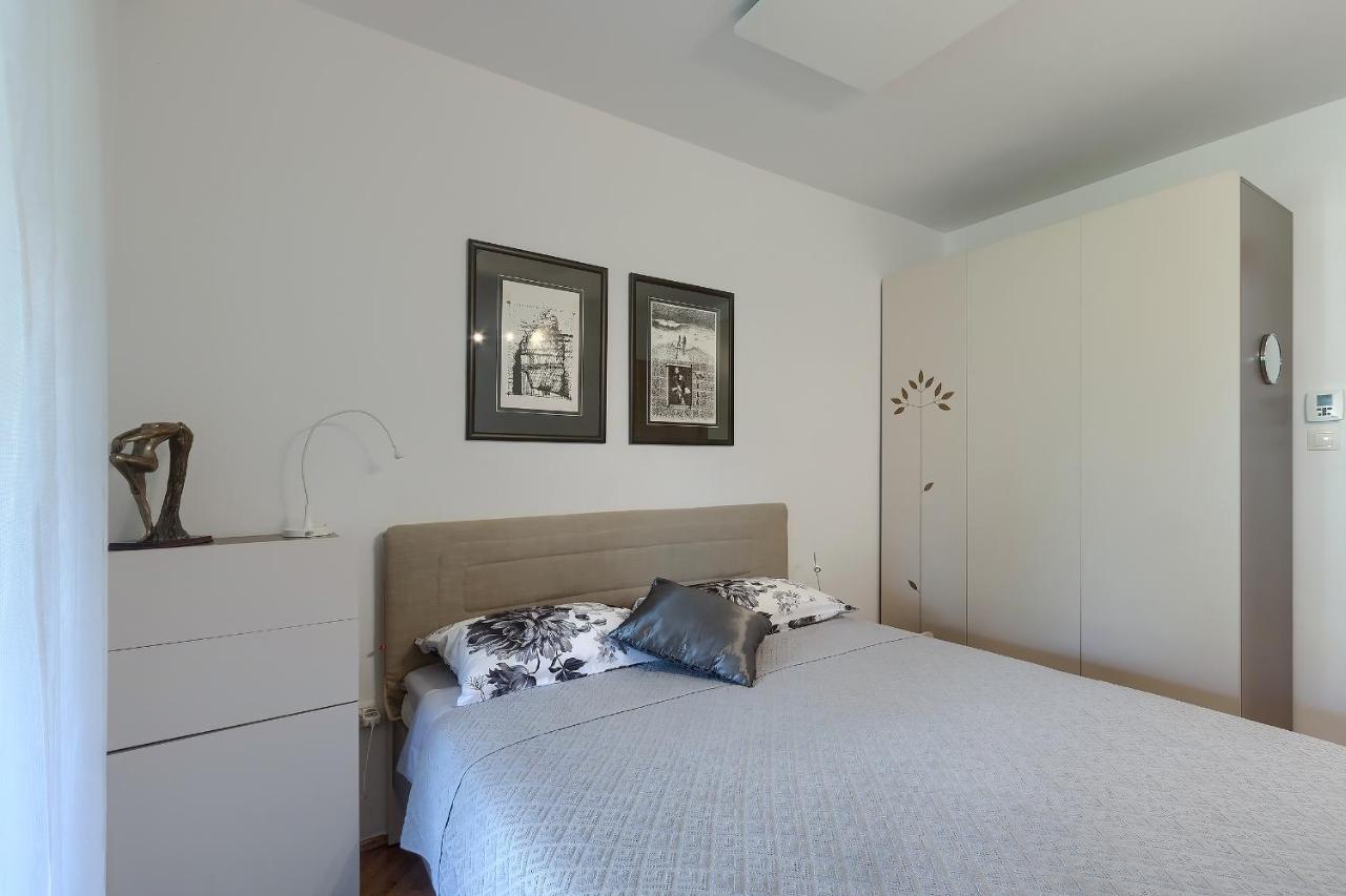 Apartment Palm View II Rovinj Dış mekan fotoğraf